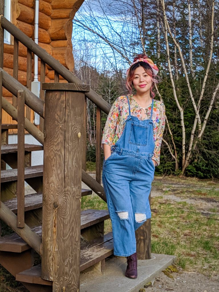 Zara floral top Forever 21 denim overalls country cabin style maternity wear Montreal fashion beauty lifestyle blog 2