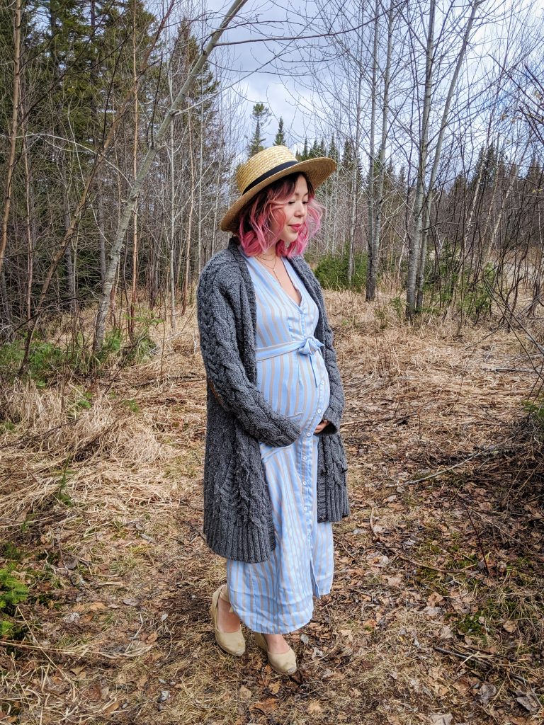 stripped maxi dress straw boat hat maternity wear Montreal fashion beauty lifestyle blog 1