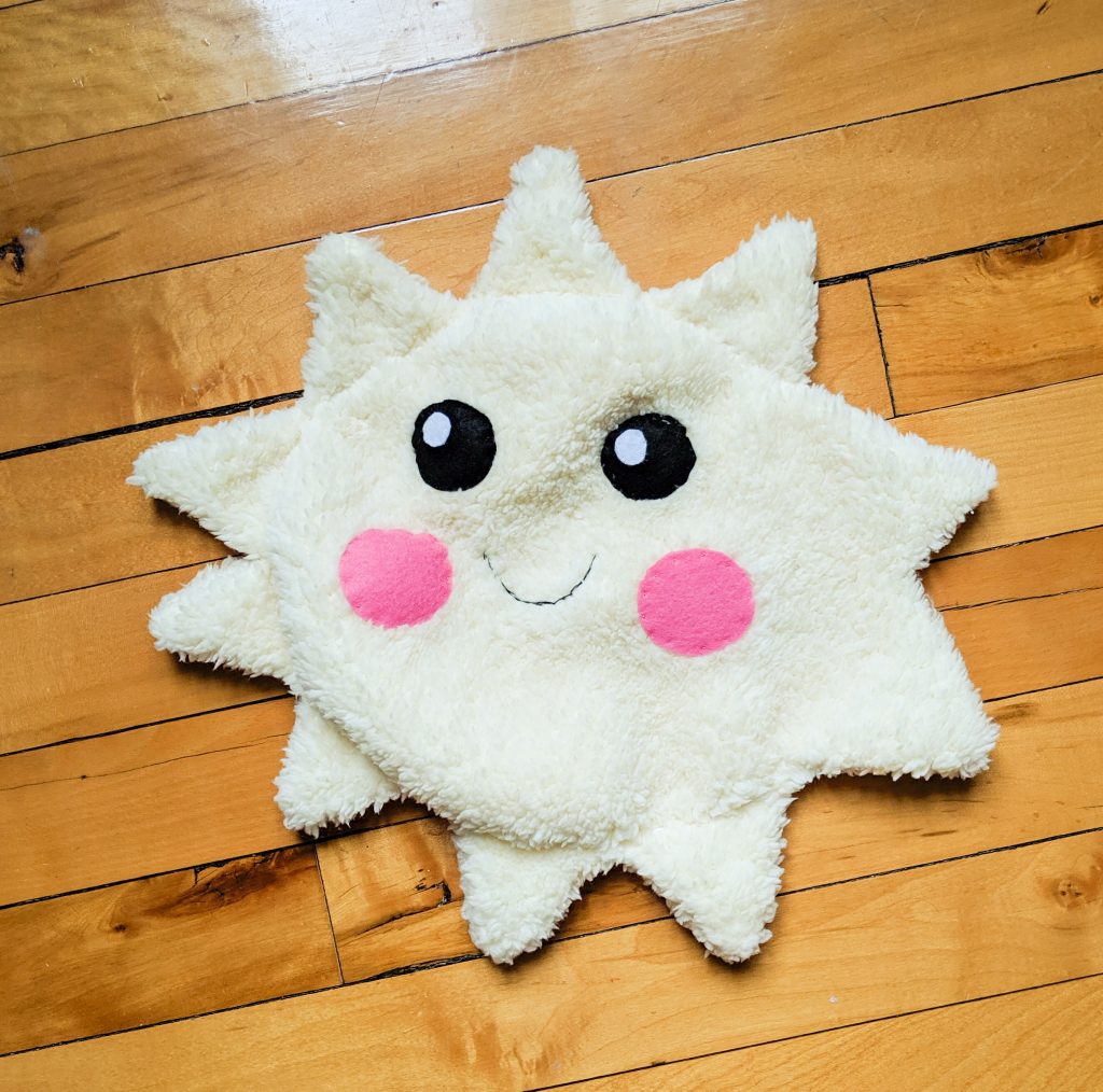 sew sun face DIY star sun cloud pillow cushion Montreal lifestyle fashion beauty blog