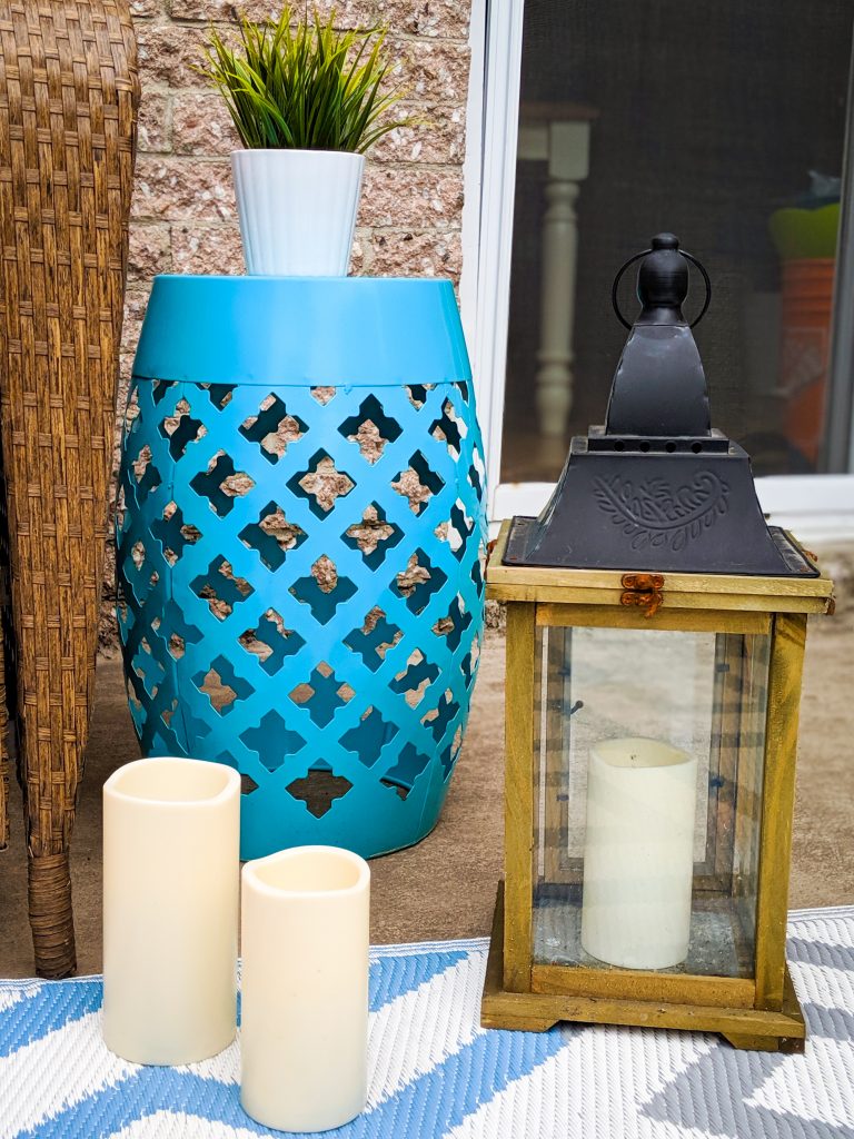 vintage lantern candles outdoor side table patio deck design decor makeover remodel Montreal lifestyle beauty fashion blog