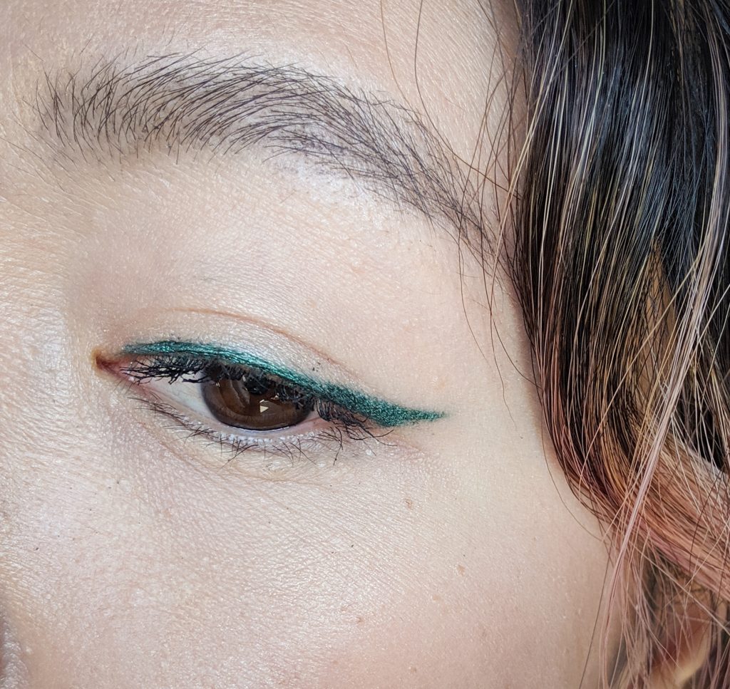 Sephora Collection 12hr Colorful Countour eyeliner Good Mood hunter green fall autumn Montreal fashion beauty lifestyle blog 1