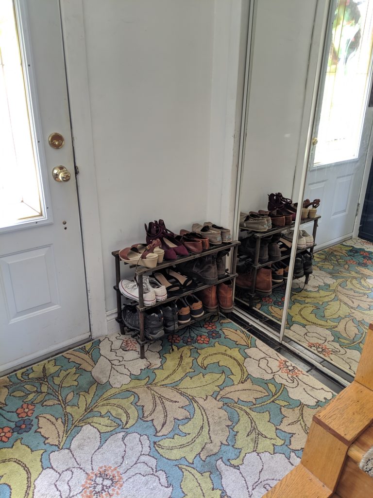 before shoe cabinet remodel entryway remodel Montreal lifestyle fashion beauty blog