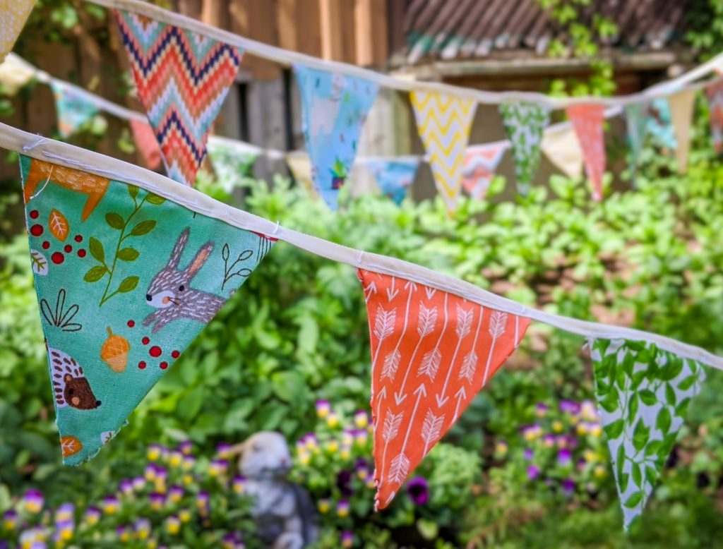 DIY birthday party bunting banner Montreal lifestyle fashion beauty blog 3