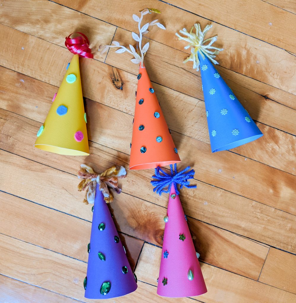 decorate outside of hat DIY birthday party hat Montreal lifestyle fashion beauty blog