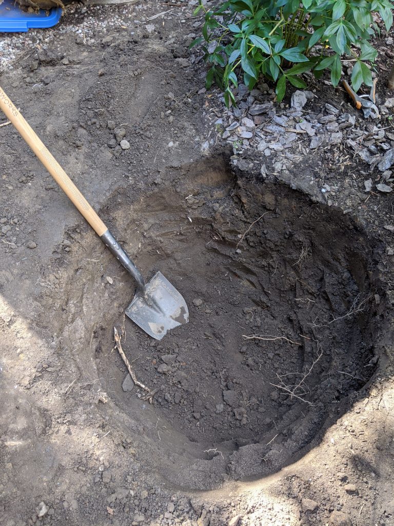 dig hole backyard landscaping garden makeover Montreal lifestyle fashion beauty blog