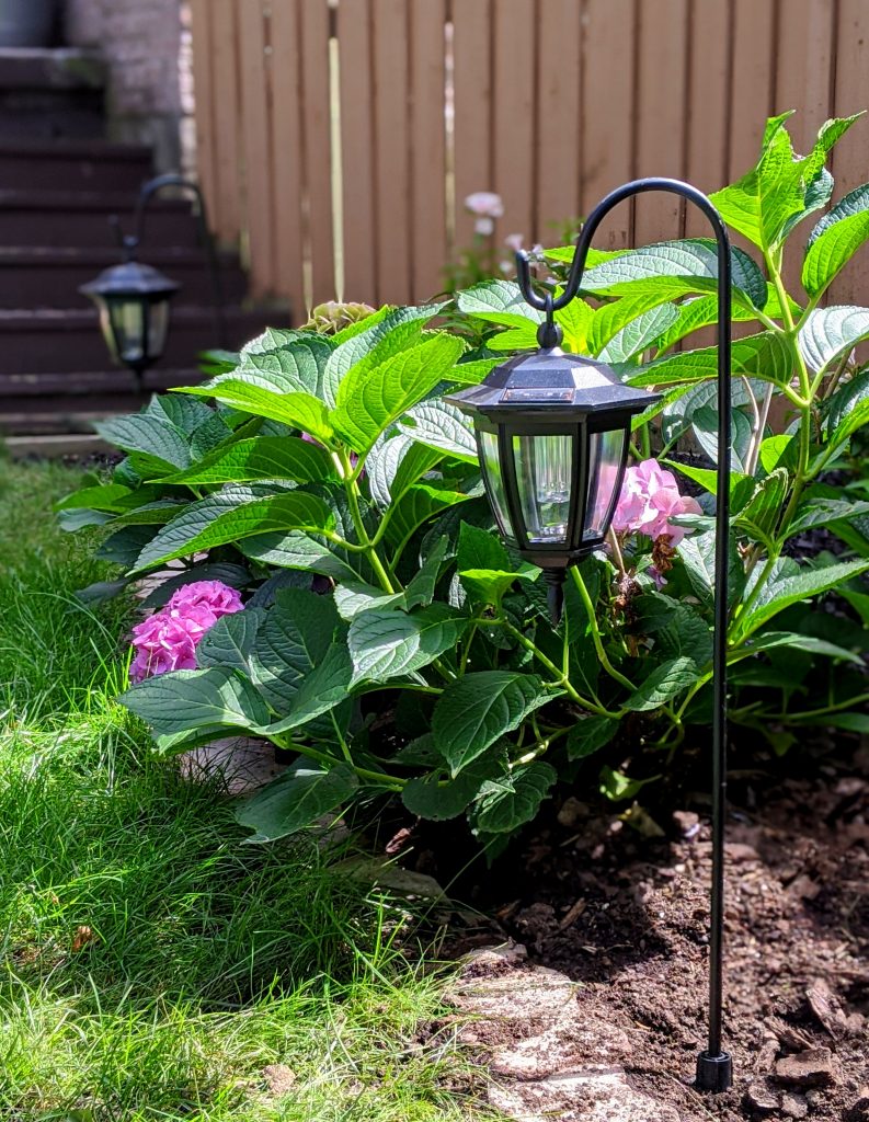 landscaping lanterns backyard garden landscaping makeover Montreal lifestyle fashion beauty blog