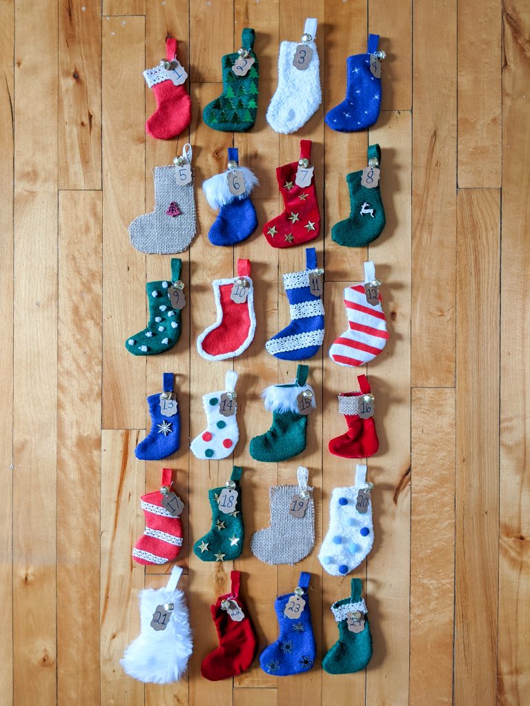 finished stockings DIY advent calendar Montreal lifestyle fashion beauty blog