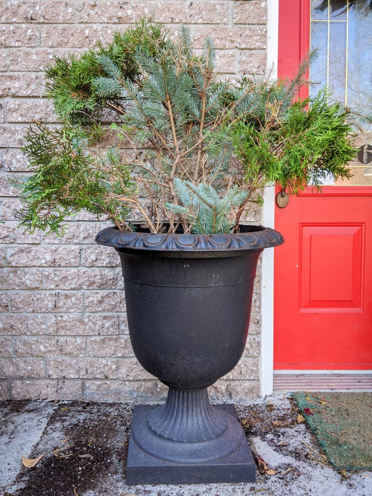 add greenery DIY easy holiday planter Montreal lifestyle fashion beauty blog