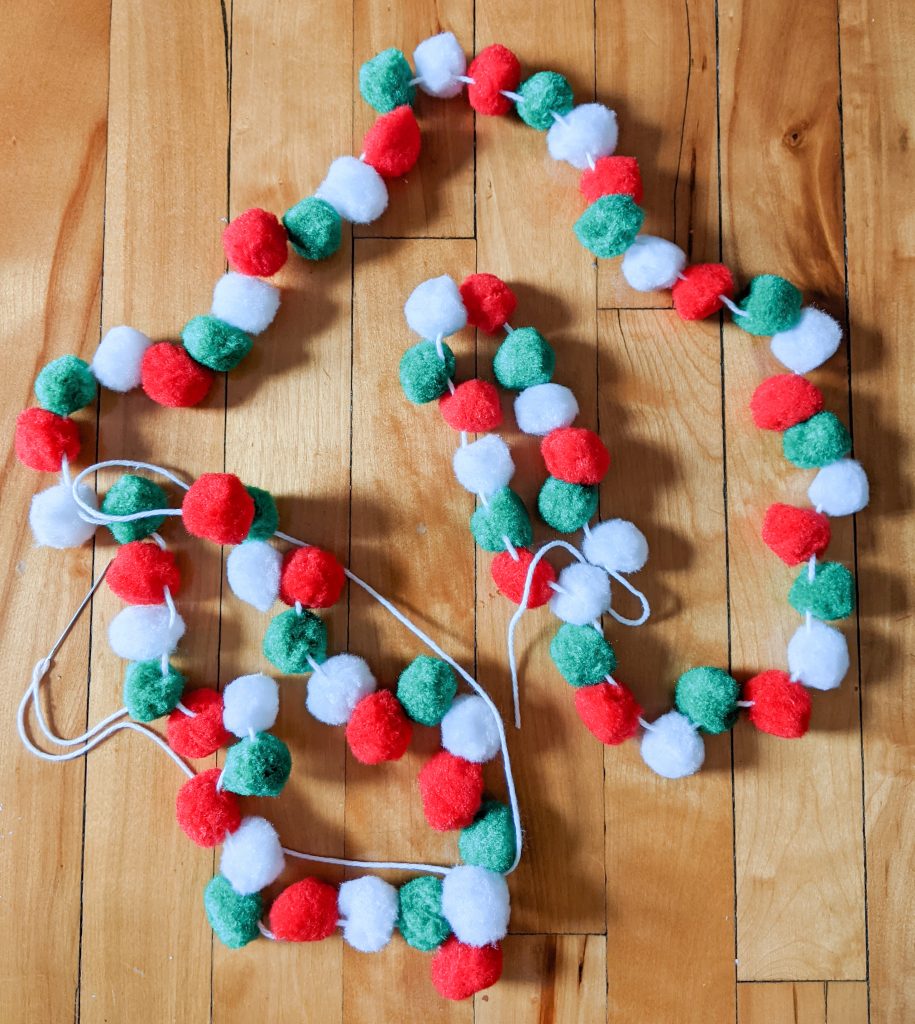 alternate colours DIY pompom garland Montreal lifestyle fashion beauty blog