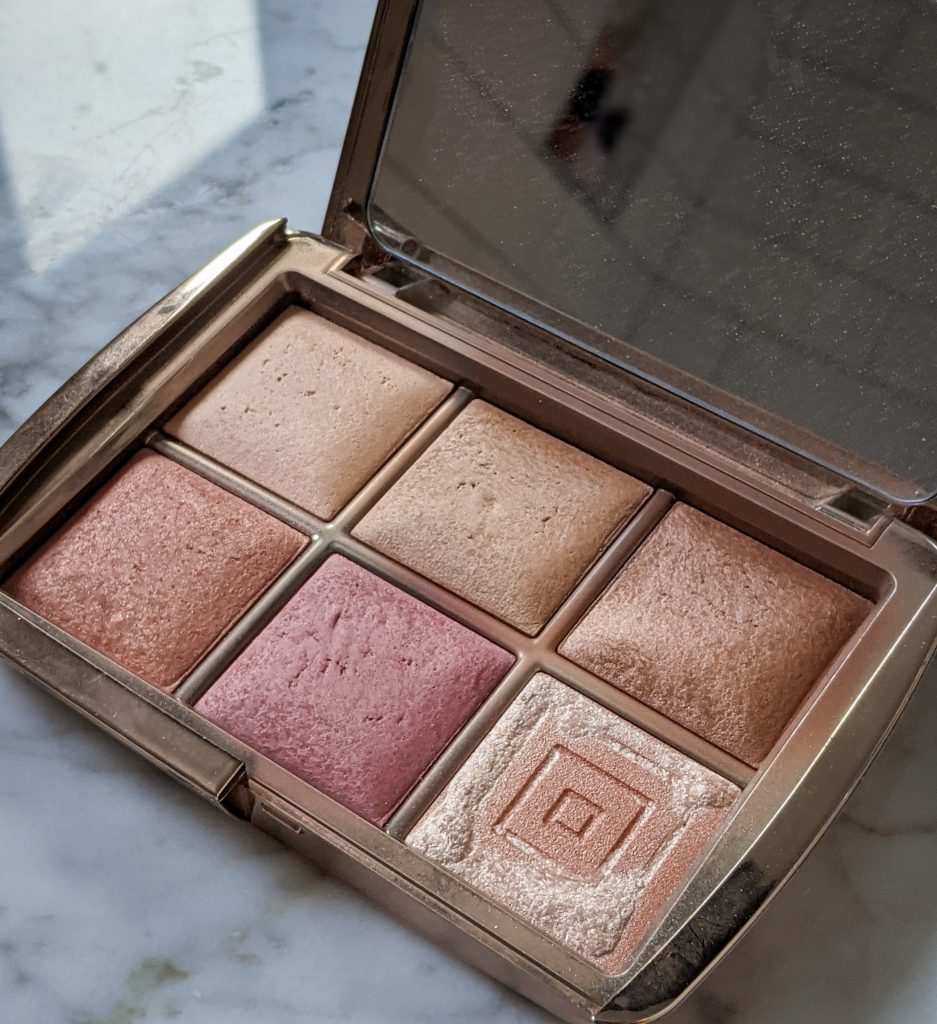 Hourglass Unlocked Ambient Palette winter favourites Montreal lifestyle fashion beauty blog 1