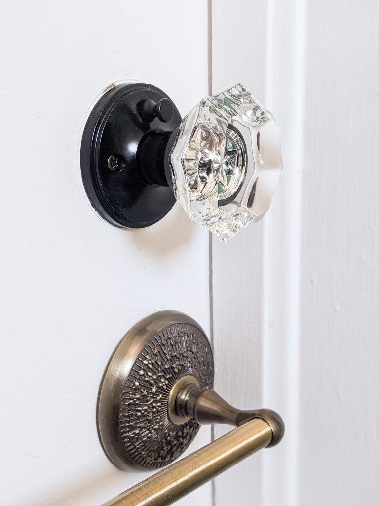 after Linkaa Crystal Privacy Door knob Wayfair DIY door remodel makeover Montreal lifestyle beauty fashion blog 1