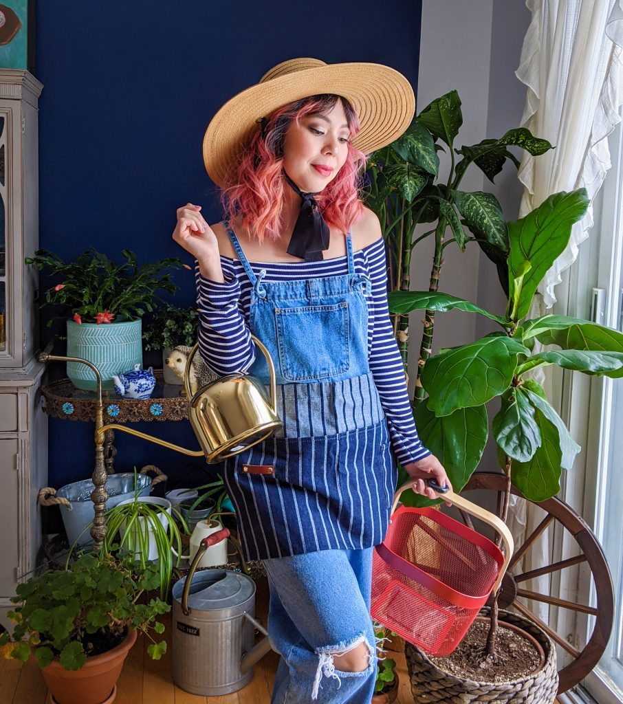 IKEA Risatorp basket Sophie Conran waist apron Love & Lore straw hat H&M gold watering can gardening gear favourites Montreal lifestyle fashion beauty blog 2