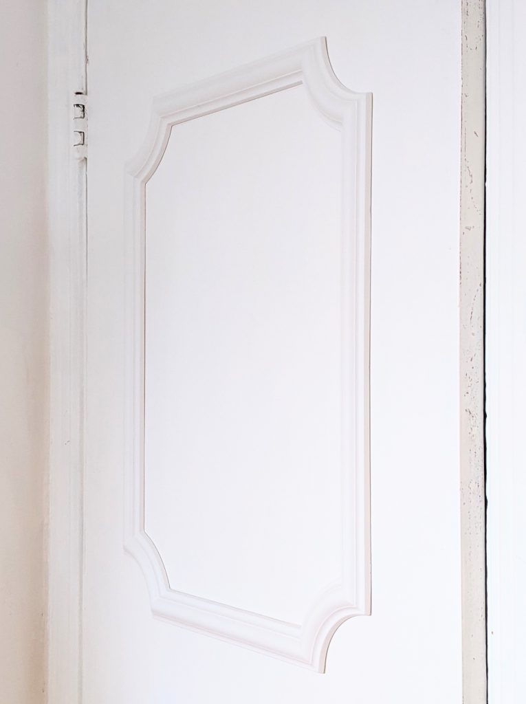 after how to install door trim decorative moulding DIY door makeover Montreal lifestyle fashion beauty blog