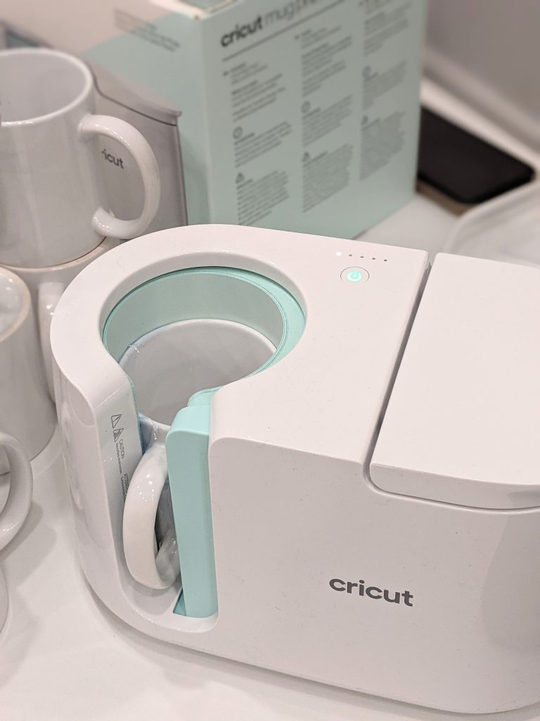 holiday DIY Cricut Montreal lifestyle fashion beauty blog 8