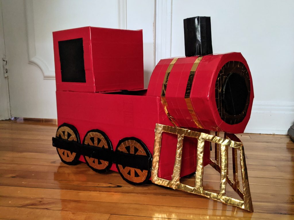 DIY toddler train Halloween costume Montreal lifestyle beauty fashion blog 3