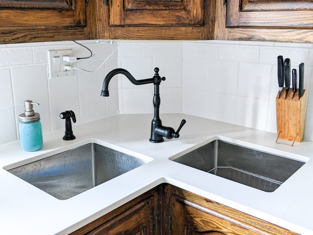 new undermount sink and vintage faucet new quartz countertop vintage kitchen remodel Montreal lifestyle fashion beauty blog 2