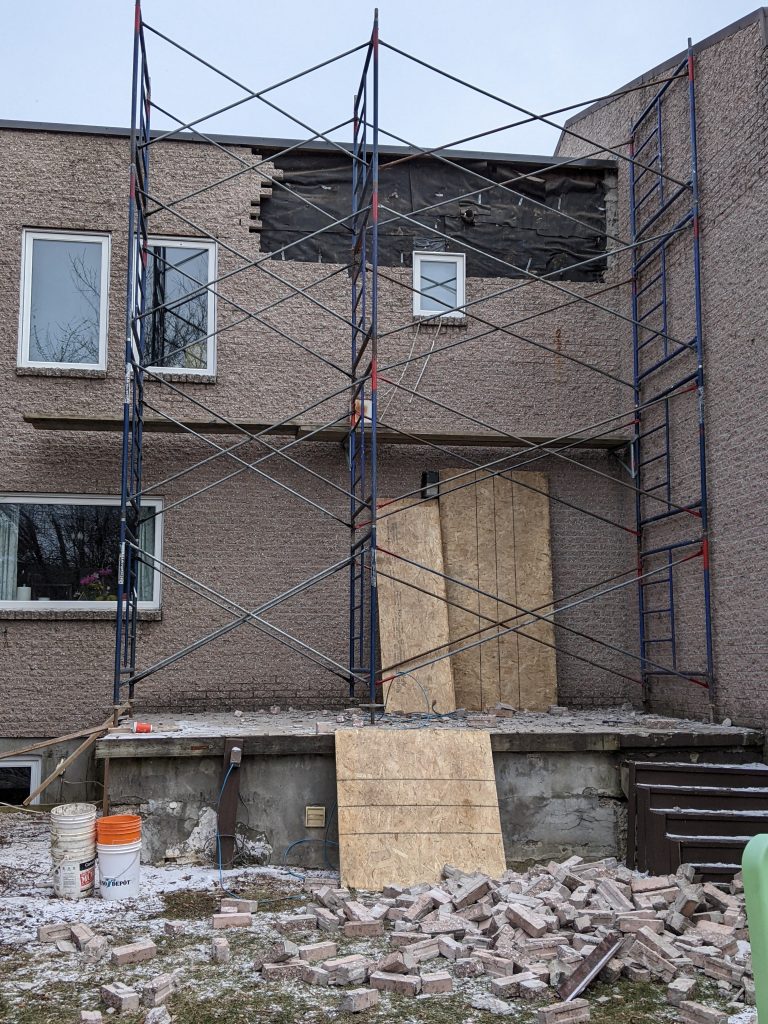 scaffold brick removal Montreal lifestyle fashion beauty blog