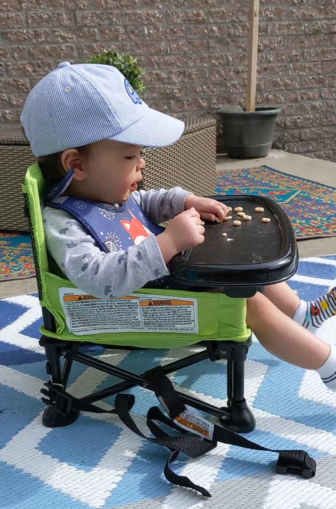 portable high chair travel with children babies toddlers Montreal lifestyle fashion beauty blog