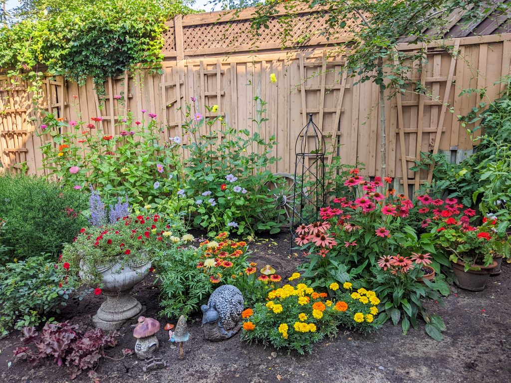 after DIY backyard flower garden remodel Montreal lifestyle beauty fashion blog 3