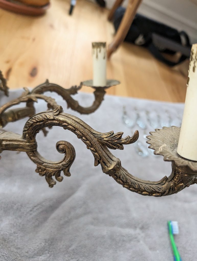 before cleaning brass antique vintage brass chandelier cleaning transformation Montreal lifestyle fashion beauty blog